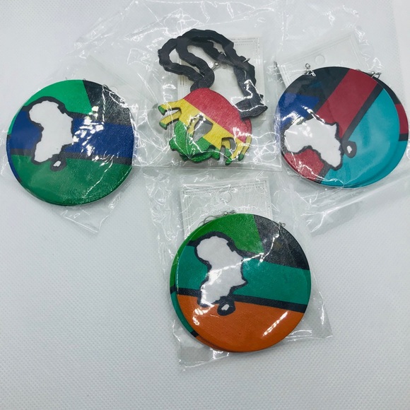 Earring $9 each plus shipping - Picture 4 of 5